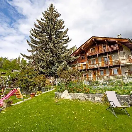 Le Vieux Noyer - Al Villaggio Di Rumiod Отель Сарр