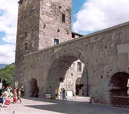 Le Vieux Noyer - Al Villaggio Di Rumiod Отель Сарр