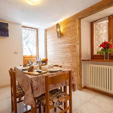 Отель Le Vieux Noyer - Al Villaggio Di Rumiod 3*